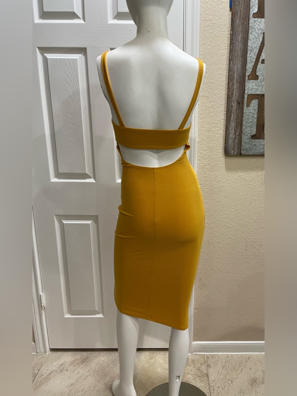 Reformation Jayne Bustier Body-Con Dress in Ocre/Mustard Yellow Size Small READ - Picture 3 of 10